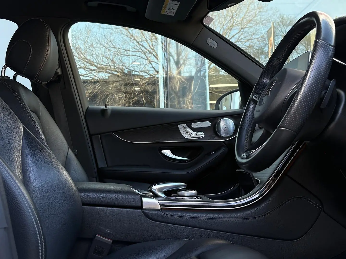2019 Mercedes-Benz GLC-Class Gallery Image 12