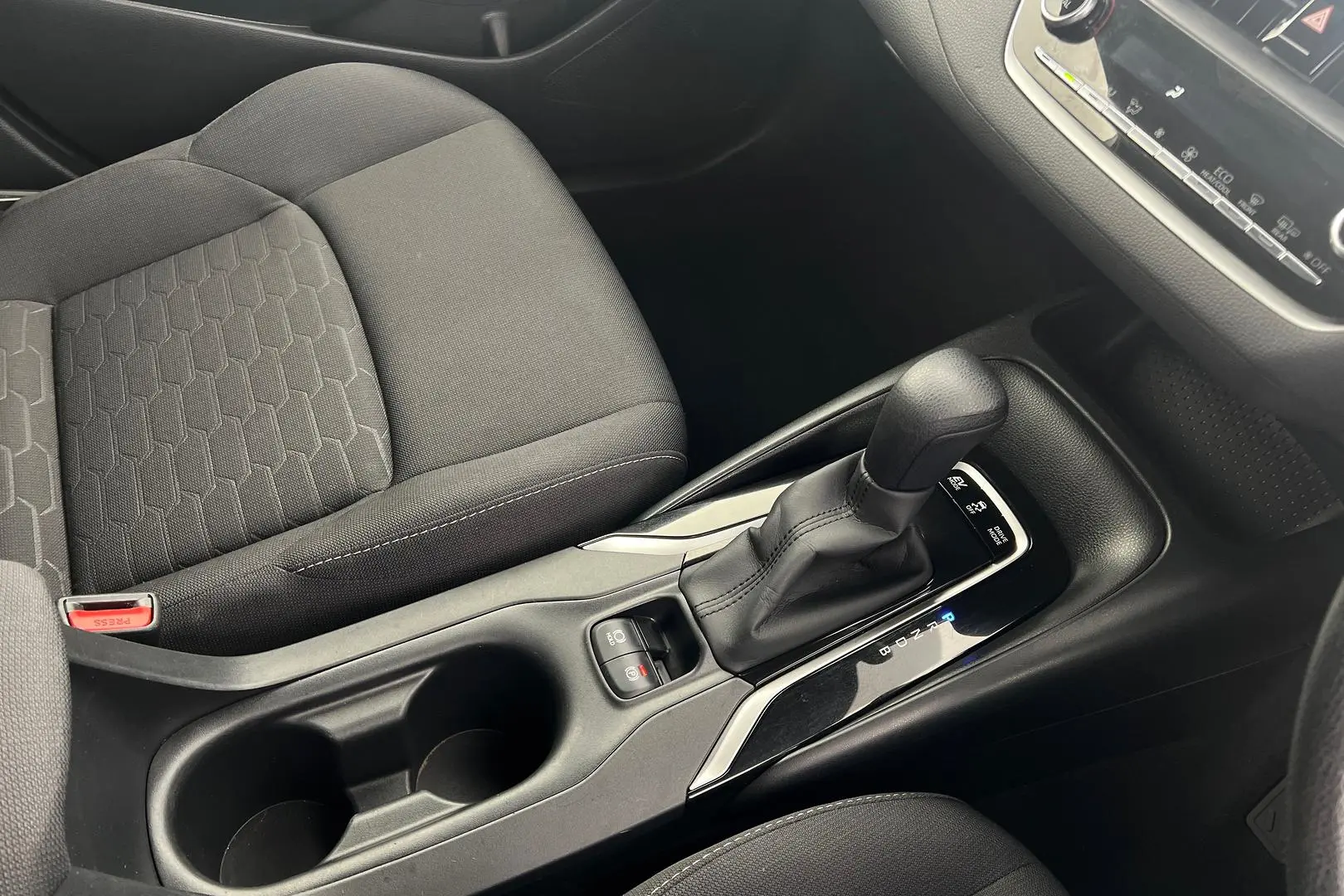 2020 Toyota Corolla Gallery Image 13