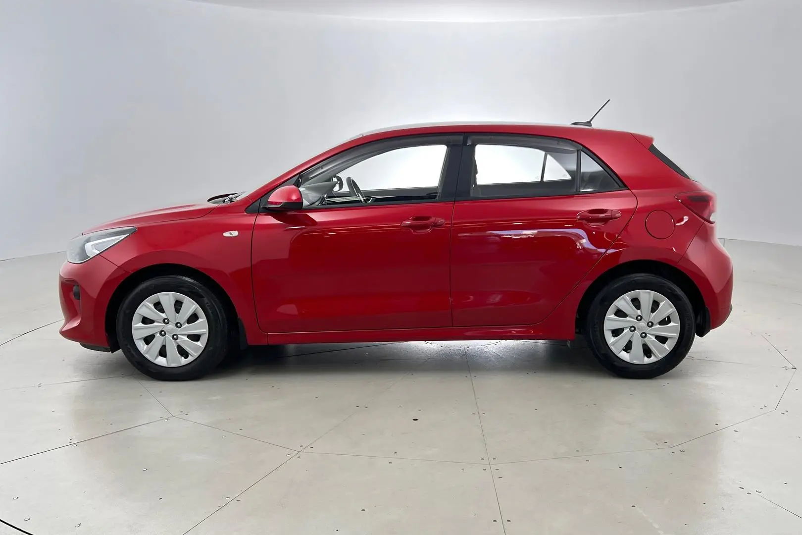 2019 Kia Rio Gallery Image 8