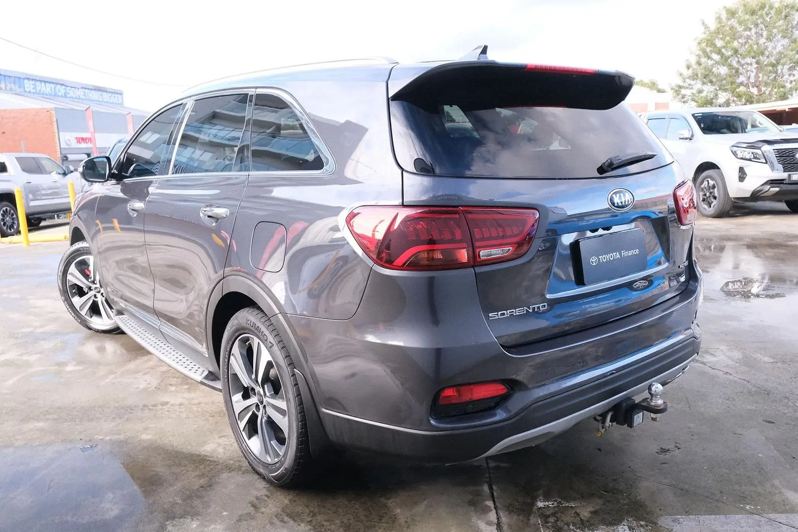 2018 Kia Sorento Gallery Image 2