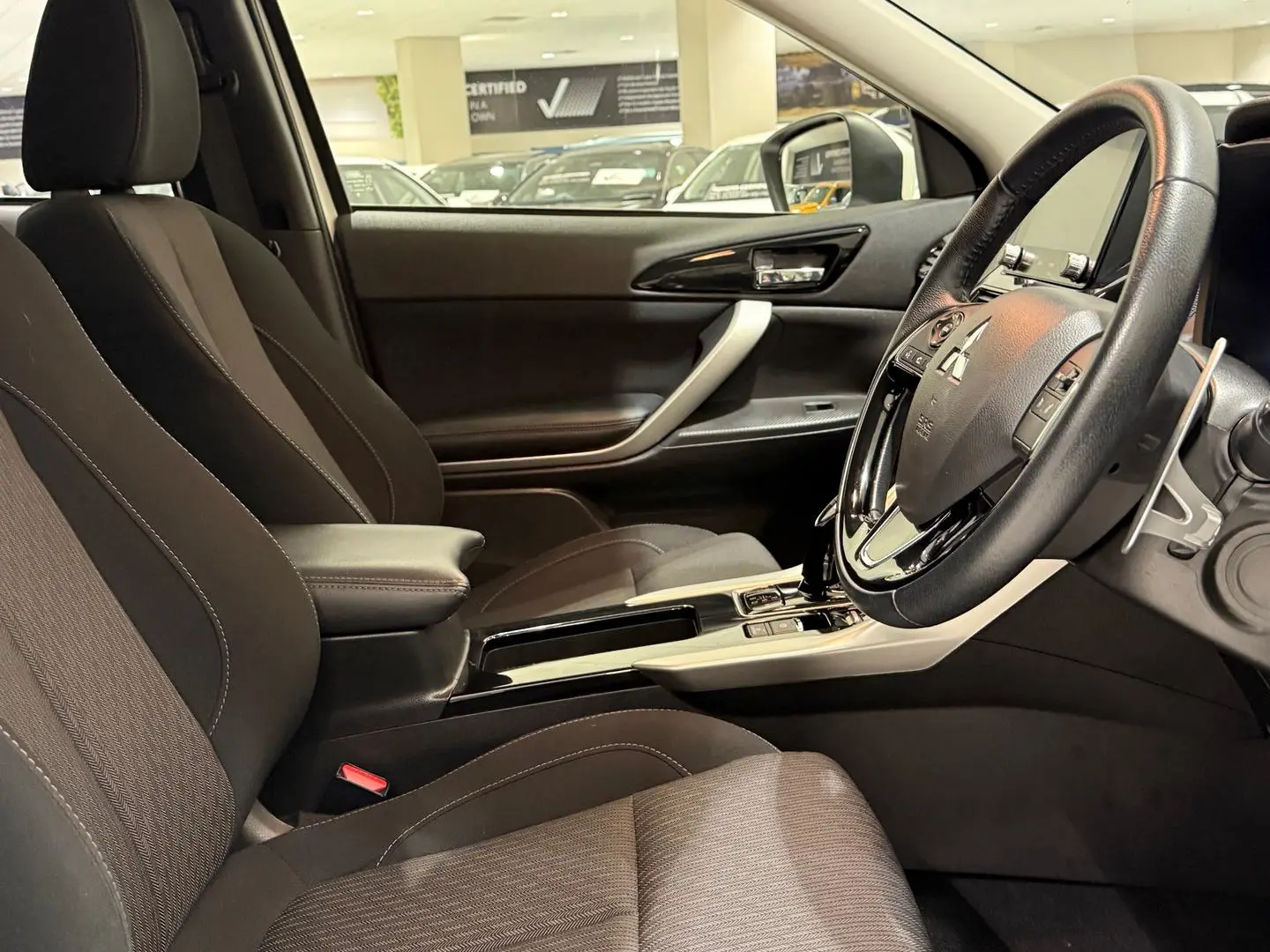 2022 Mitsubishi Eclipse Cross Gallery Image 13