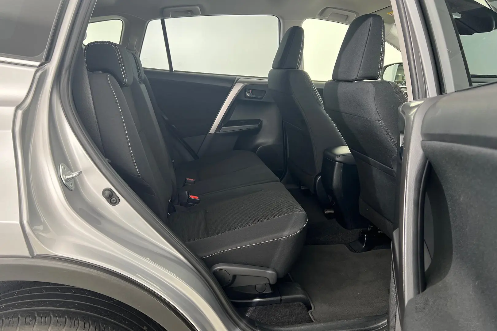 2018 Toyota Rav4 Gallery Image 18