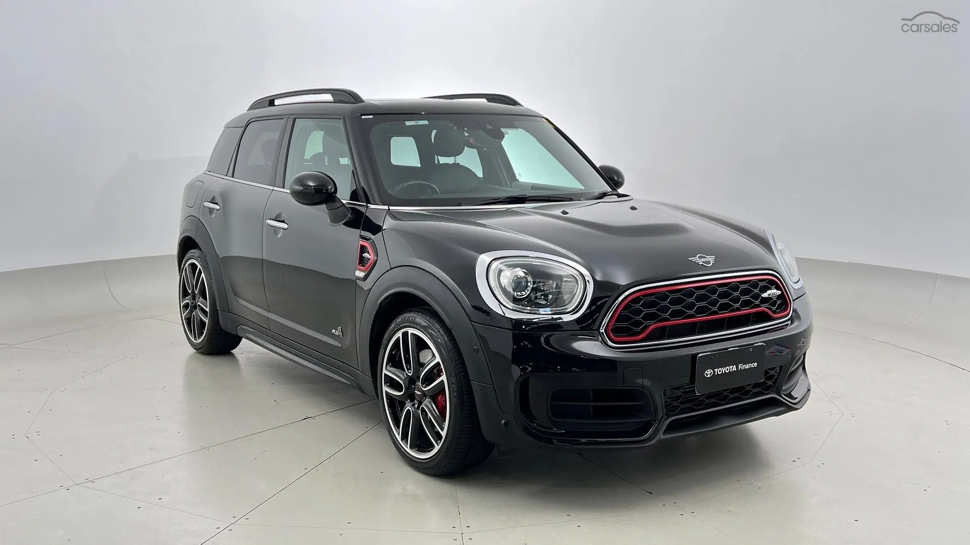 2019 MINI Countryman Image 1