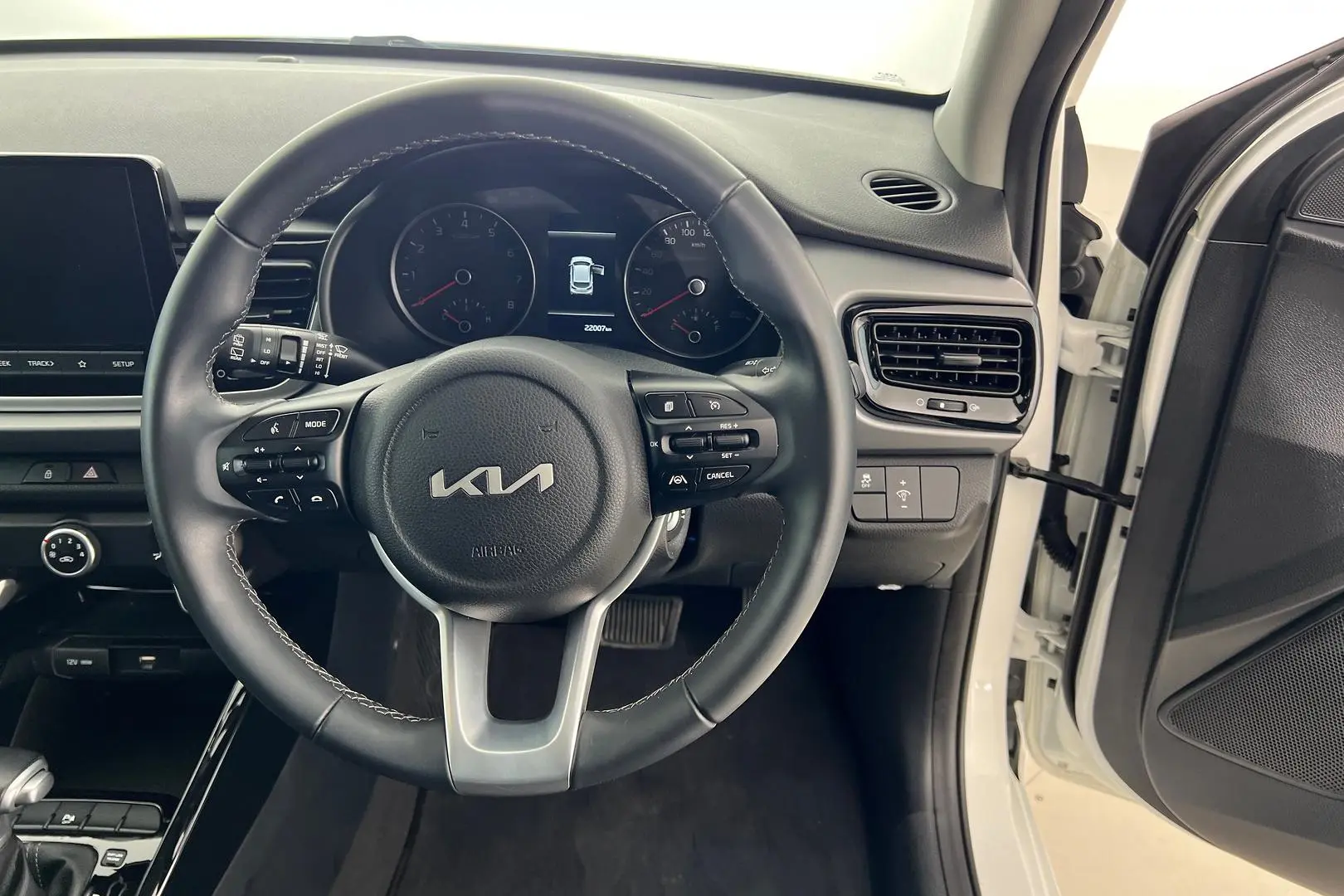 2022 Kia Rio Gallery Image 14