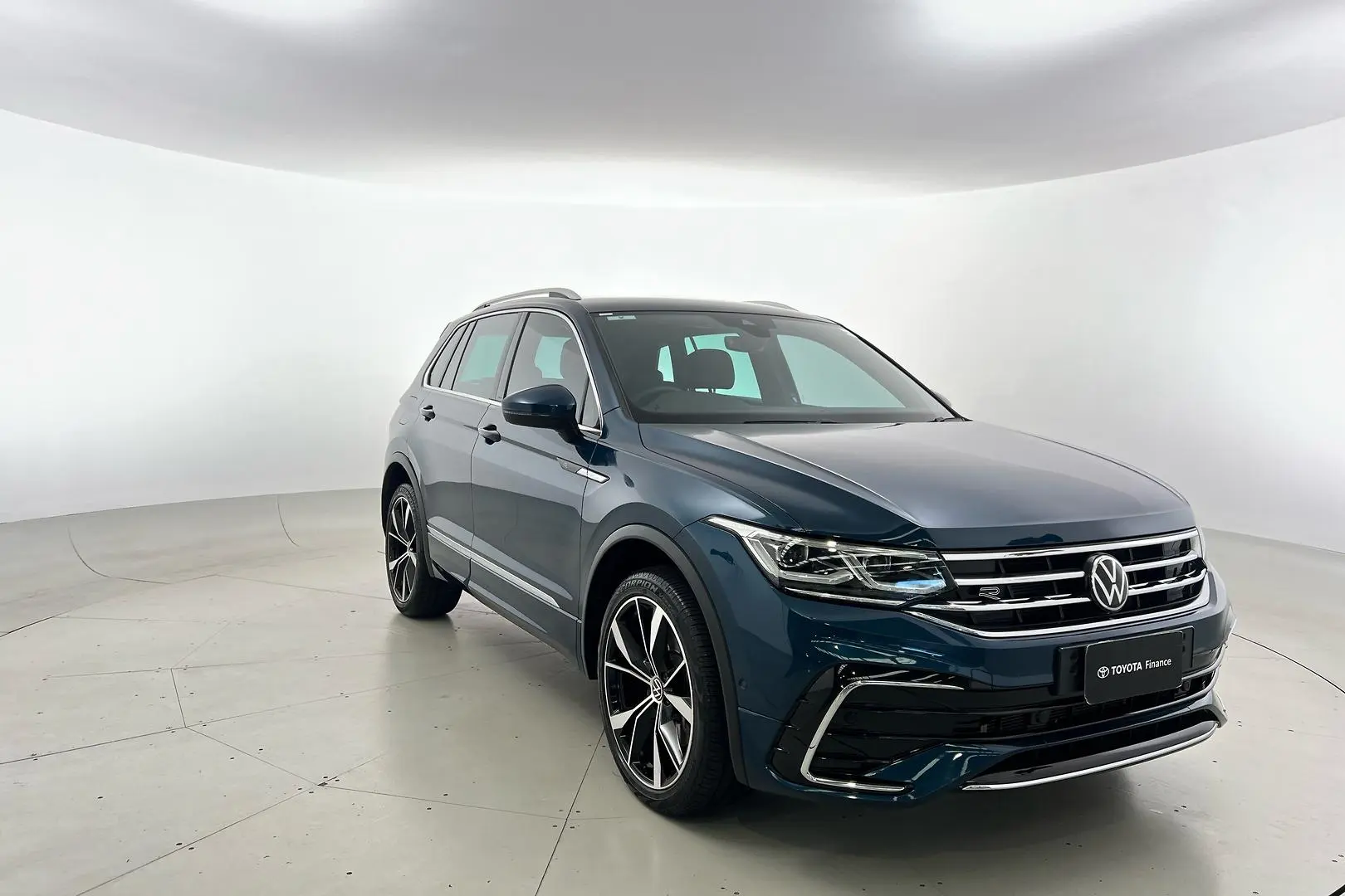 2023 Volkswagen Tiguan Gallery Image 1