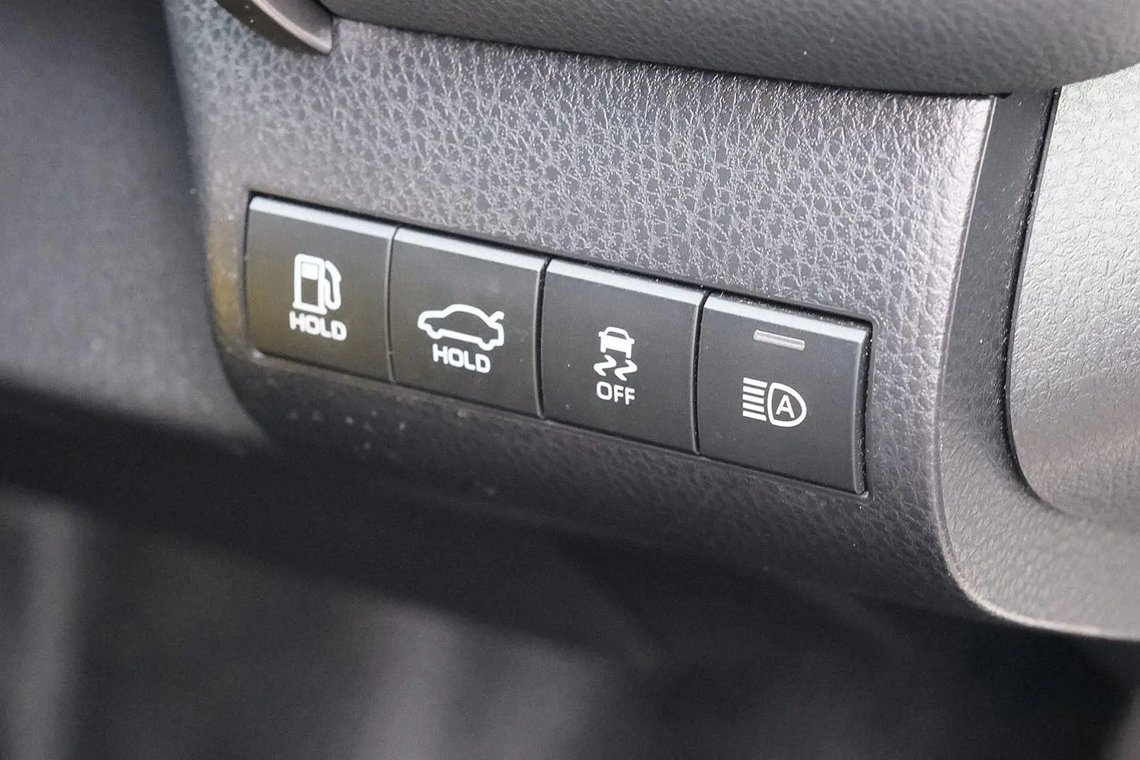 2019 Toyota Camry Gallery Image 13