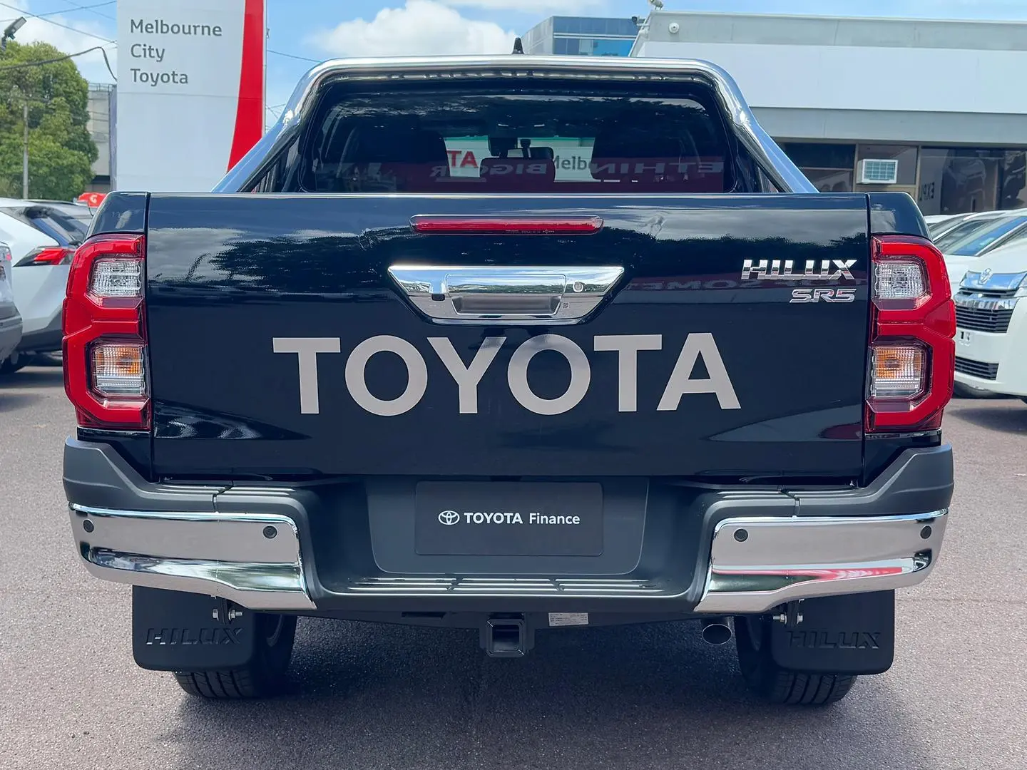 2023 Toyota Hilux Gallery Image 6