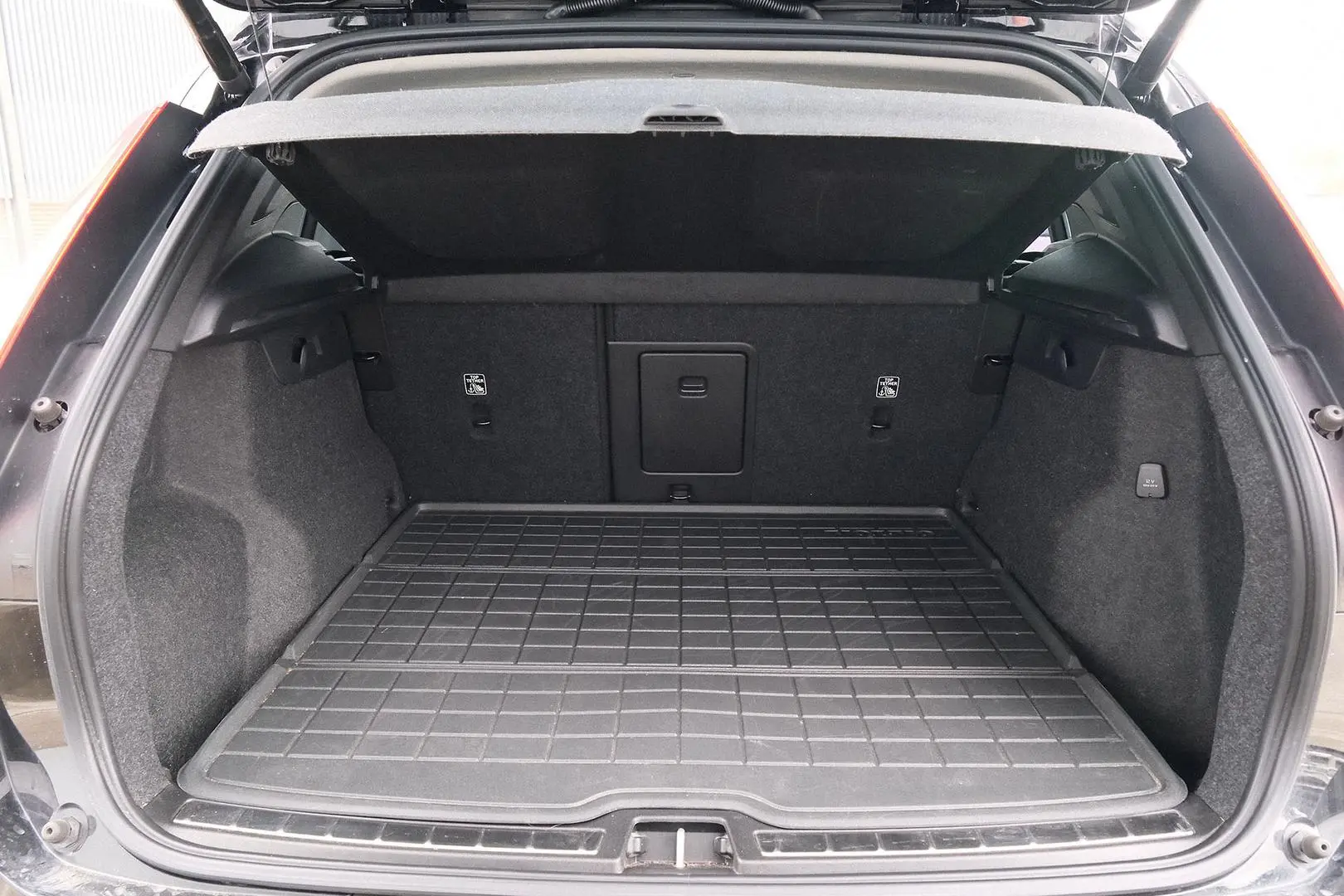 2021 Volvo XC40 Gallery Image 19