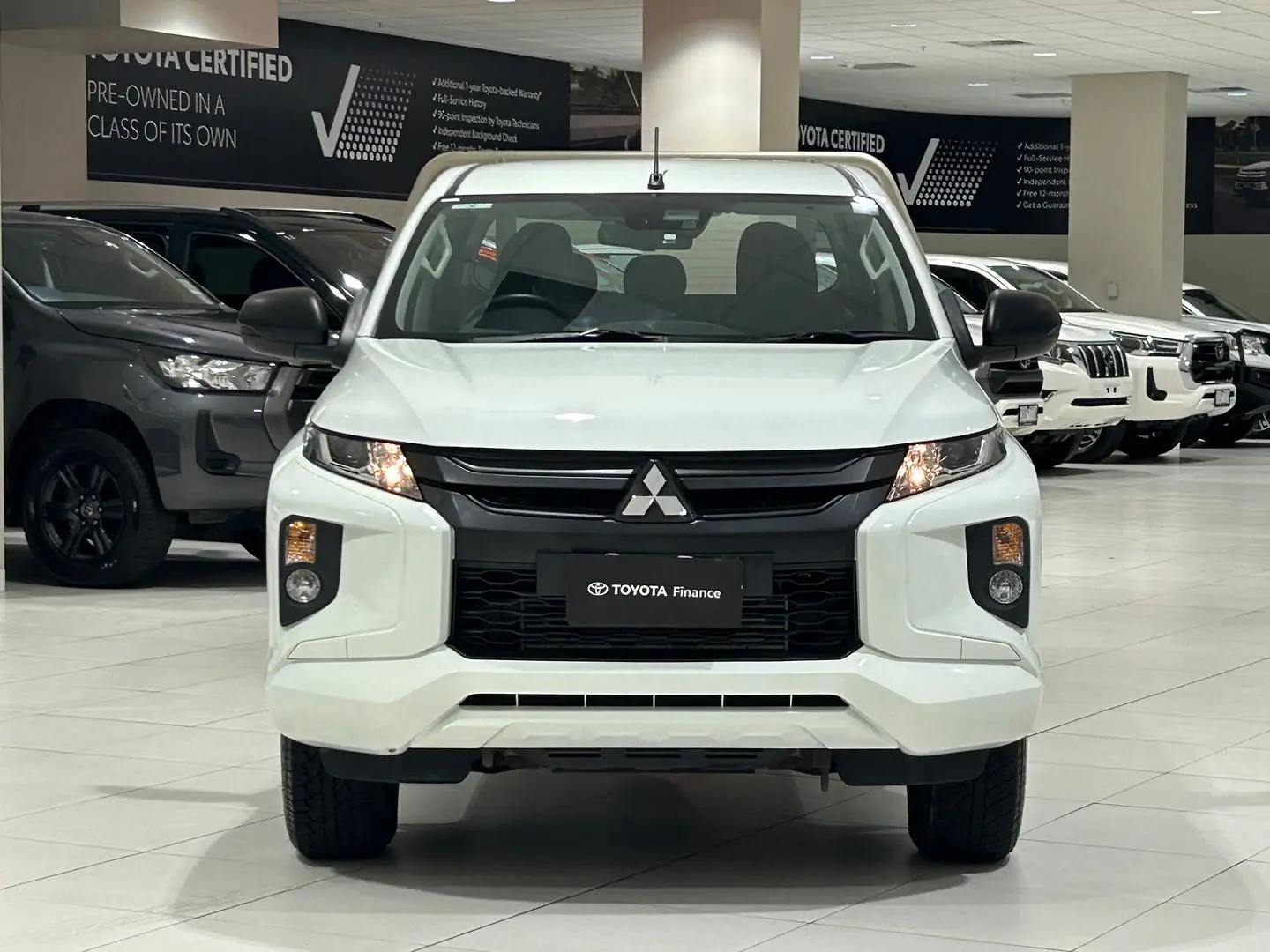 2021 Mitsubishi Triton Gallery Image 4