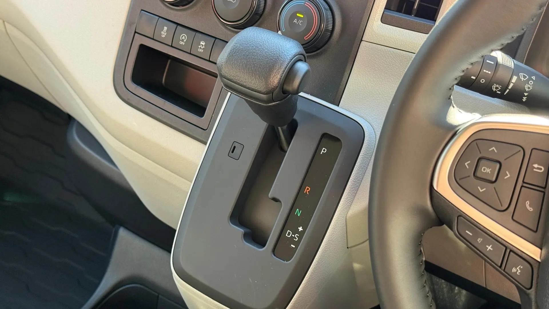2025 Toyota Hiace Gallery Image 26