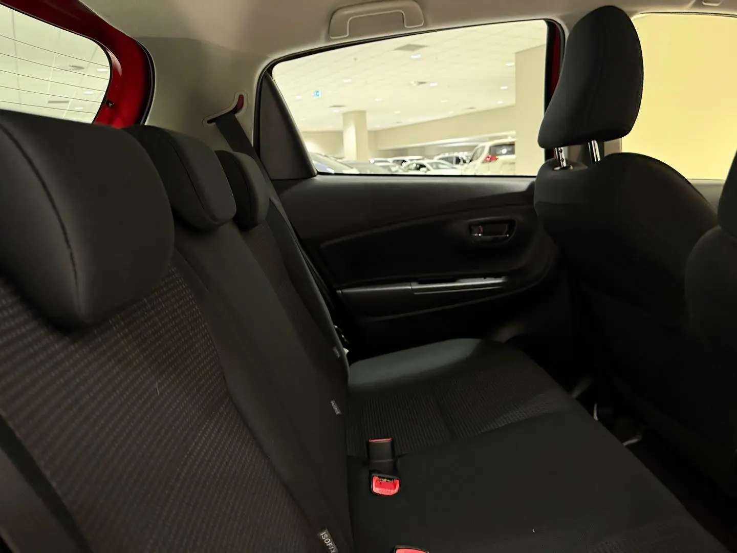 2014 Toyota Yaris Gallery Image 13
