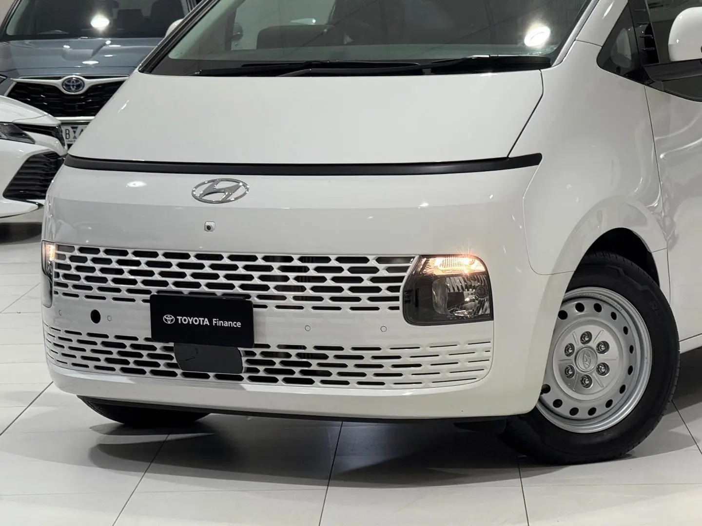 2022 Hyundai STARIA LOAD Gallery Image 7
