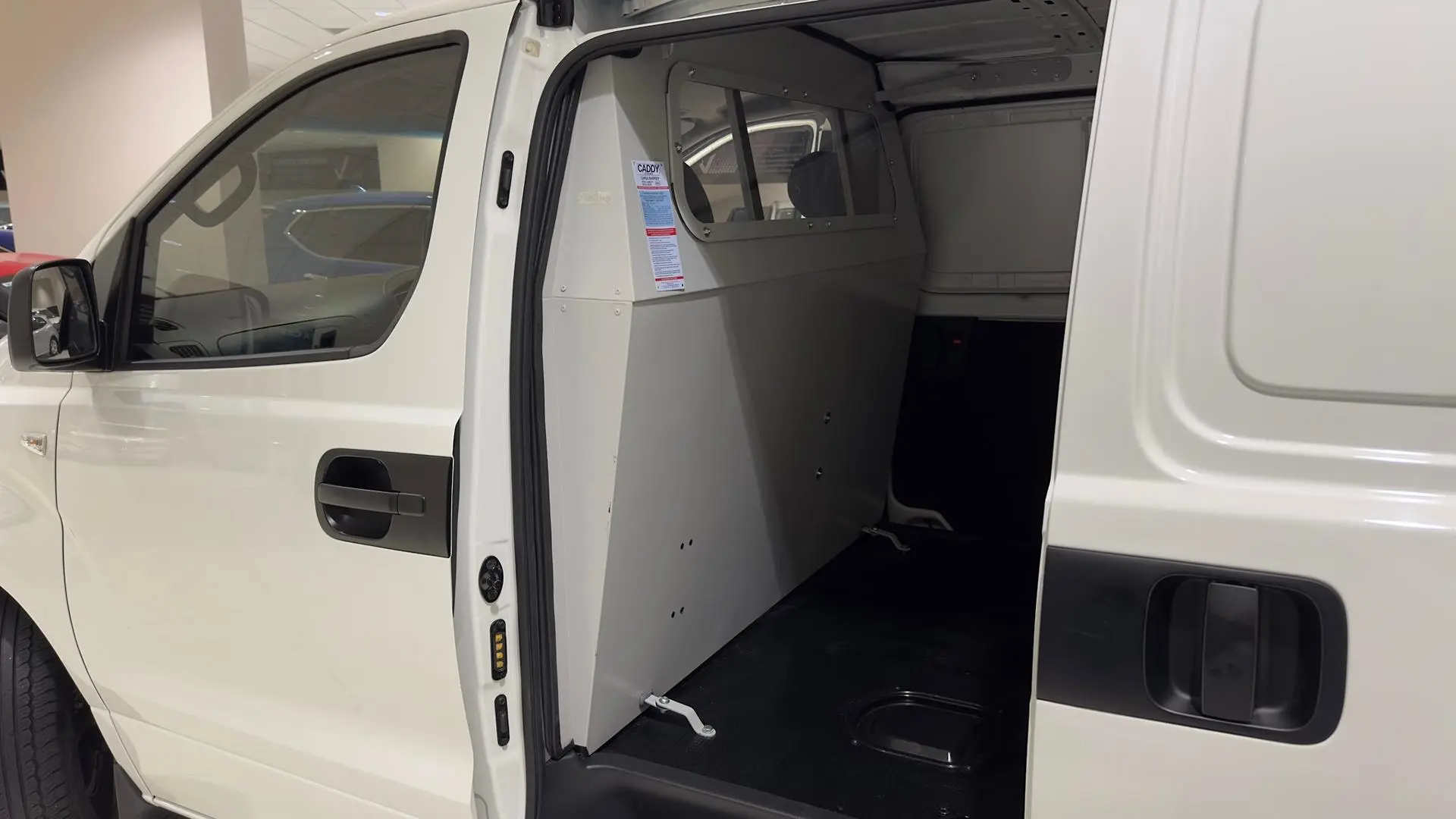 2021 Hyundai iLoad Gallery Image 19