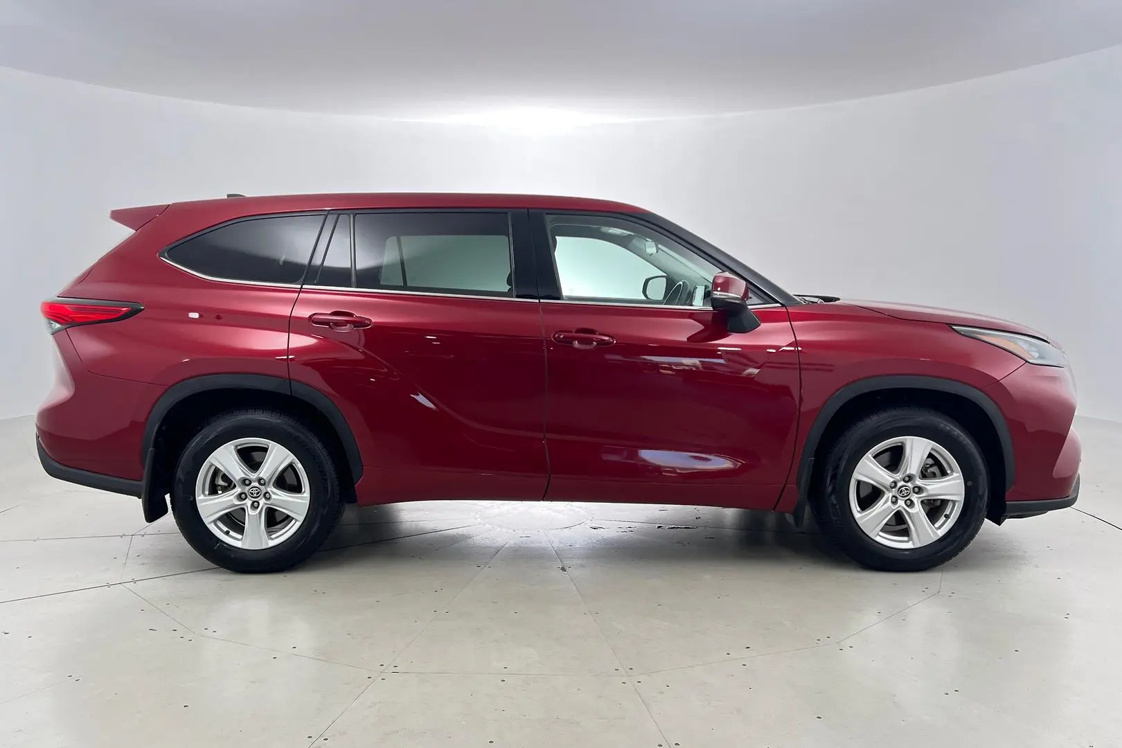 2022 Toyota Kluger Gallery Image 3