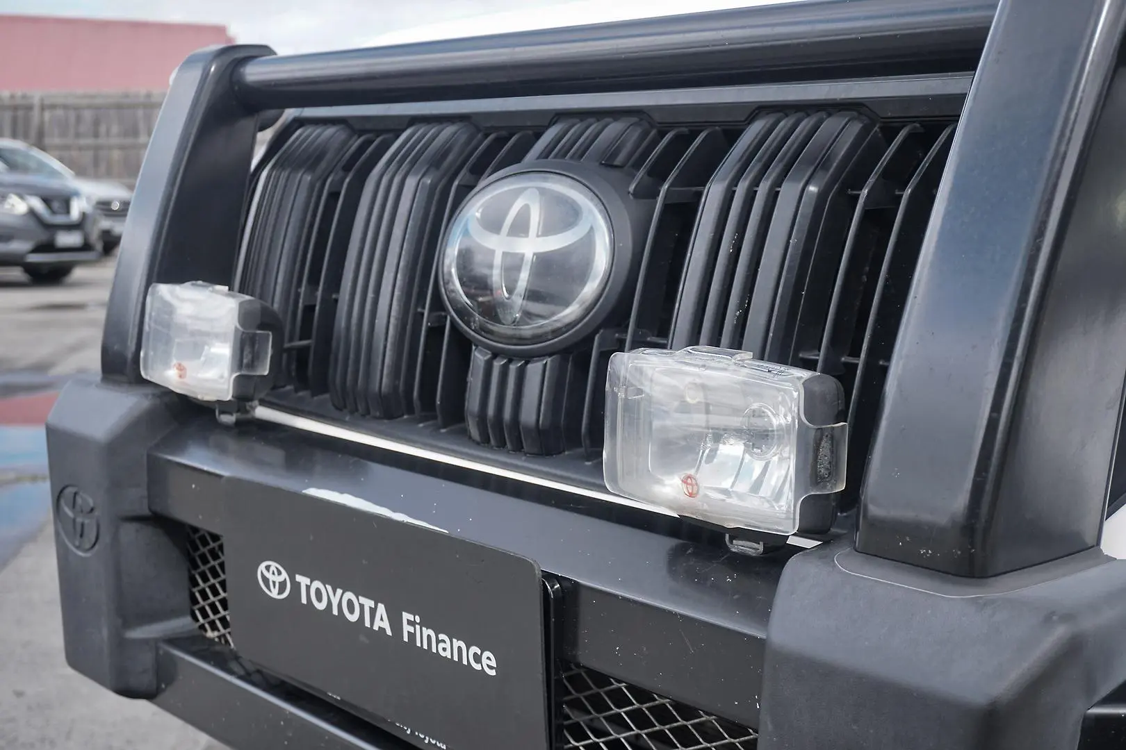 2020 Toyota Landcruiser Prado Gallery Image 17