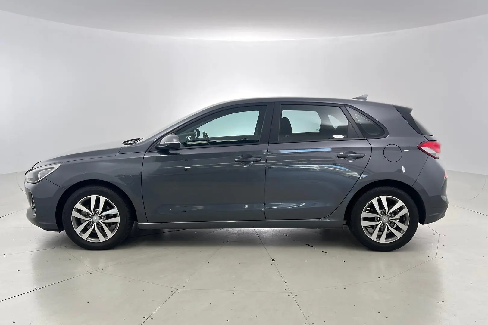 2018 Hyundai i30 Gallery Image 7