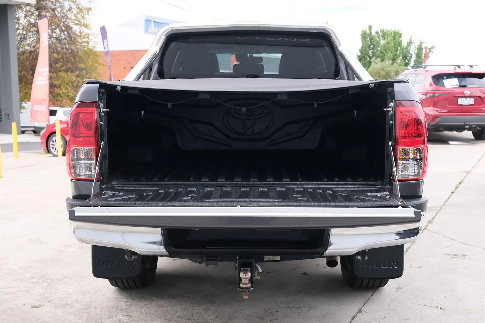 2020 Toyota Hilux Gallery Image 10
