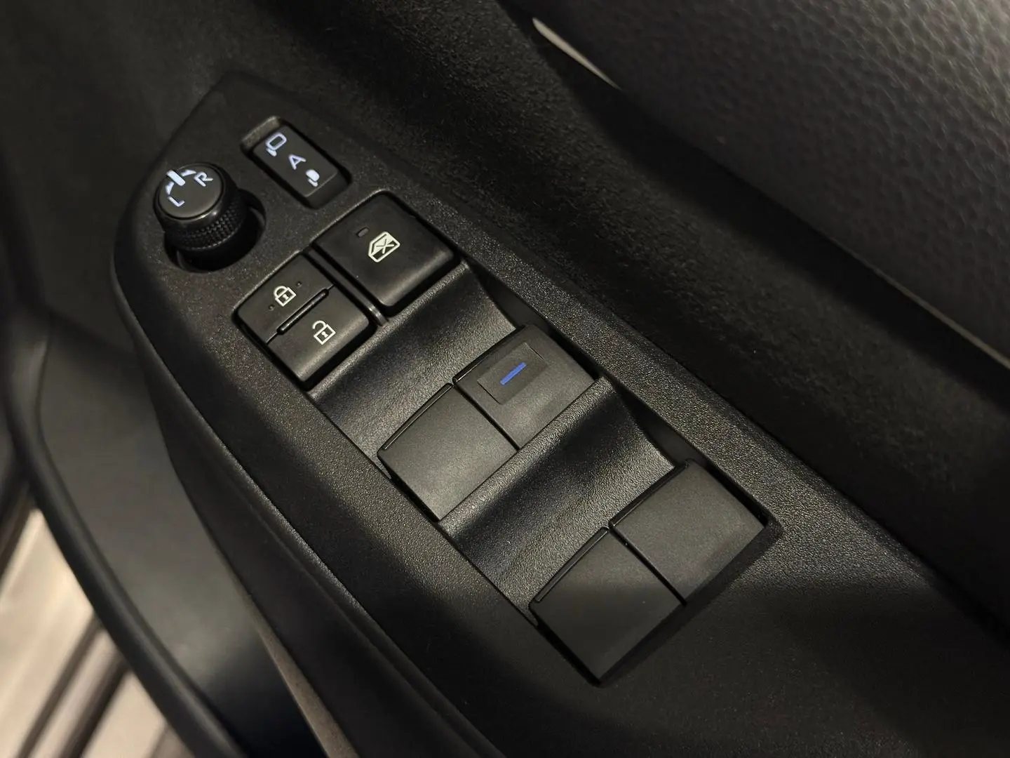 2023 Toyota Yaris Gallery Image 14