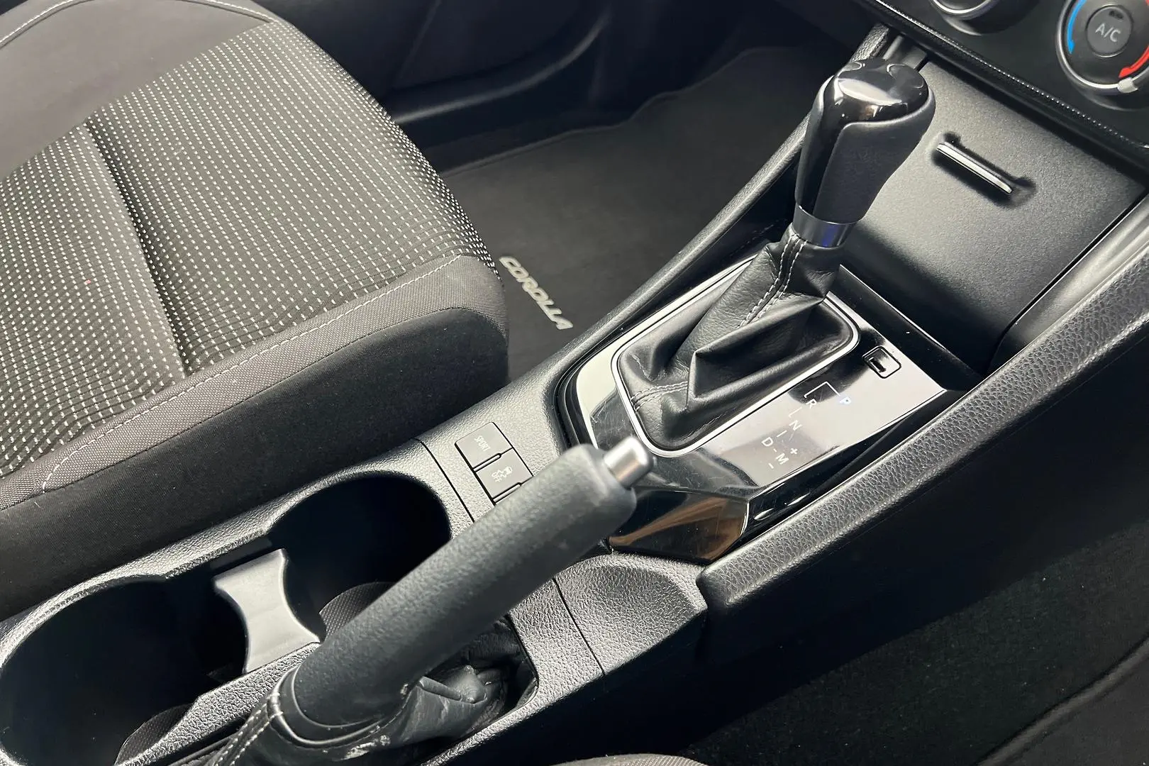 2016 Toyota Corolla Gallery Image 24