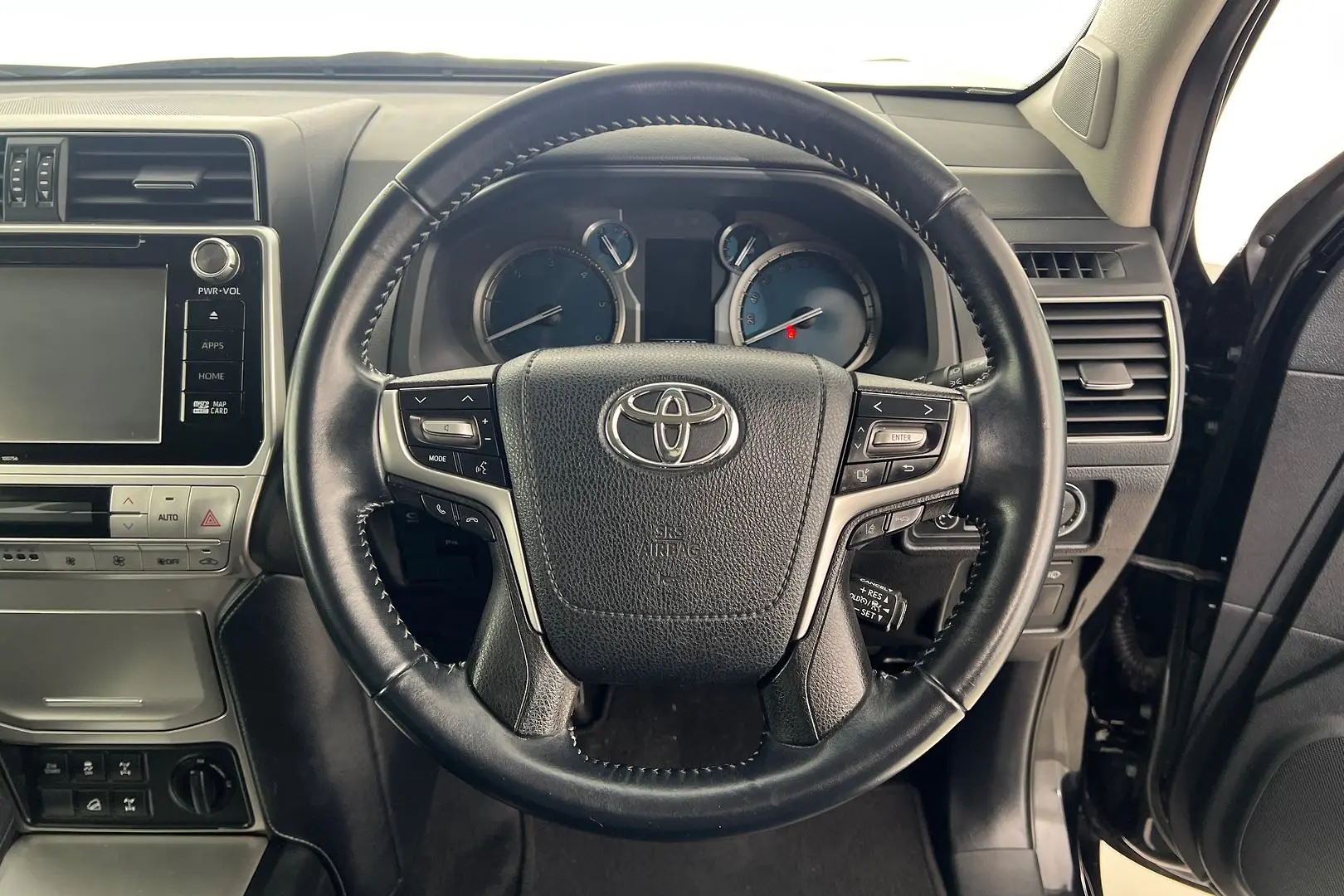 2018 Toyota Landcruiser Prado Gallery Image 15