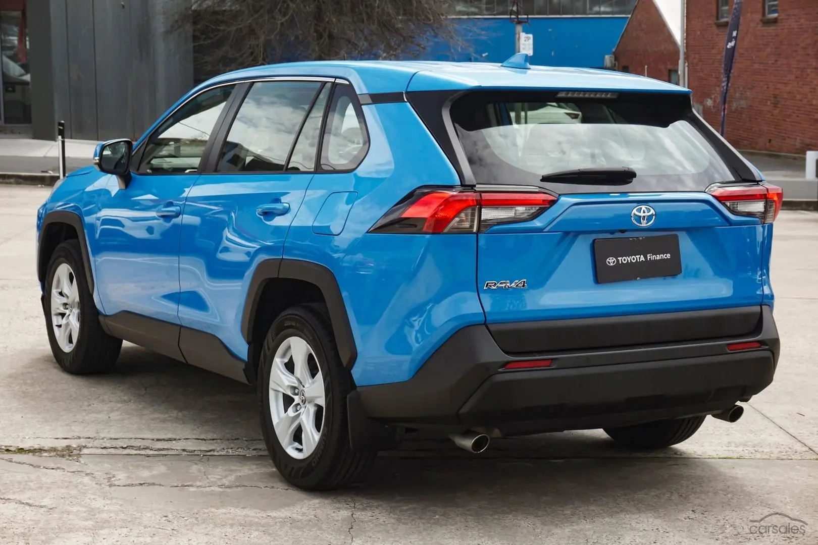 2019 Toyota RAV4 Image 2