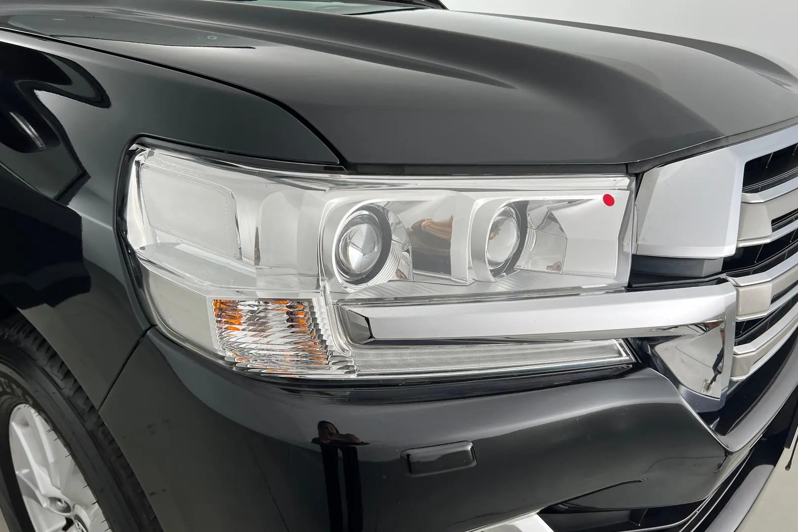 2019 Toyota Landcruiser Gallery Image 2