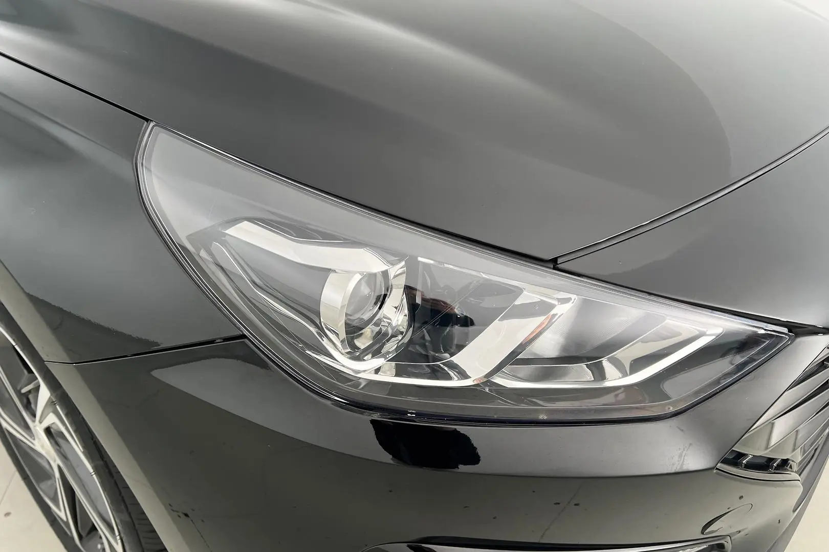 2021 Hyundai i30 Gallery Image 2