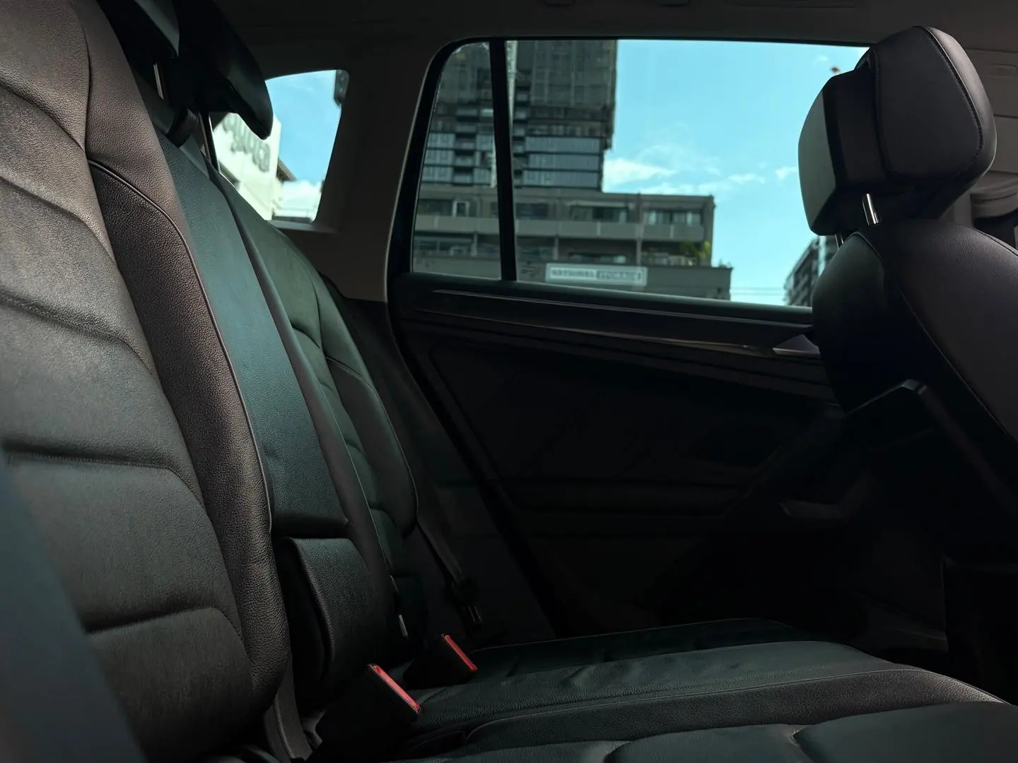 2019 Volkswagen Tiguan Gallery Image 15