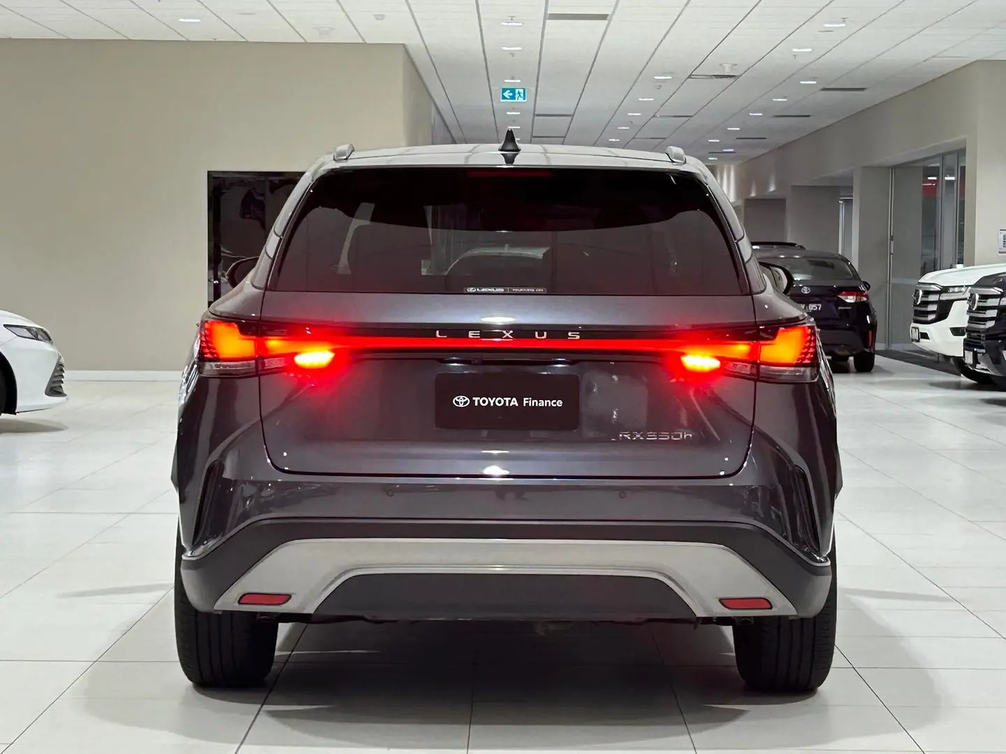 2024 Lexus RX Gallery Image 9