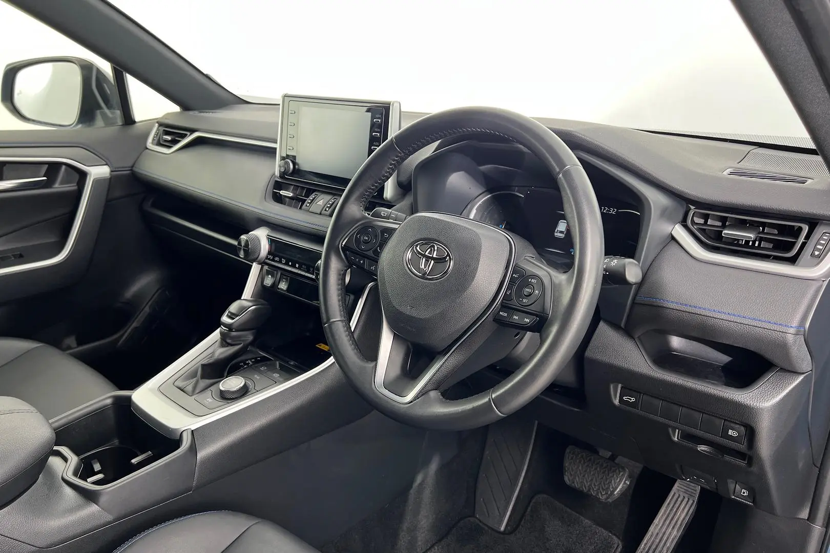 2022 Toyota Rav4 Gallery Image 2