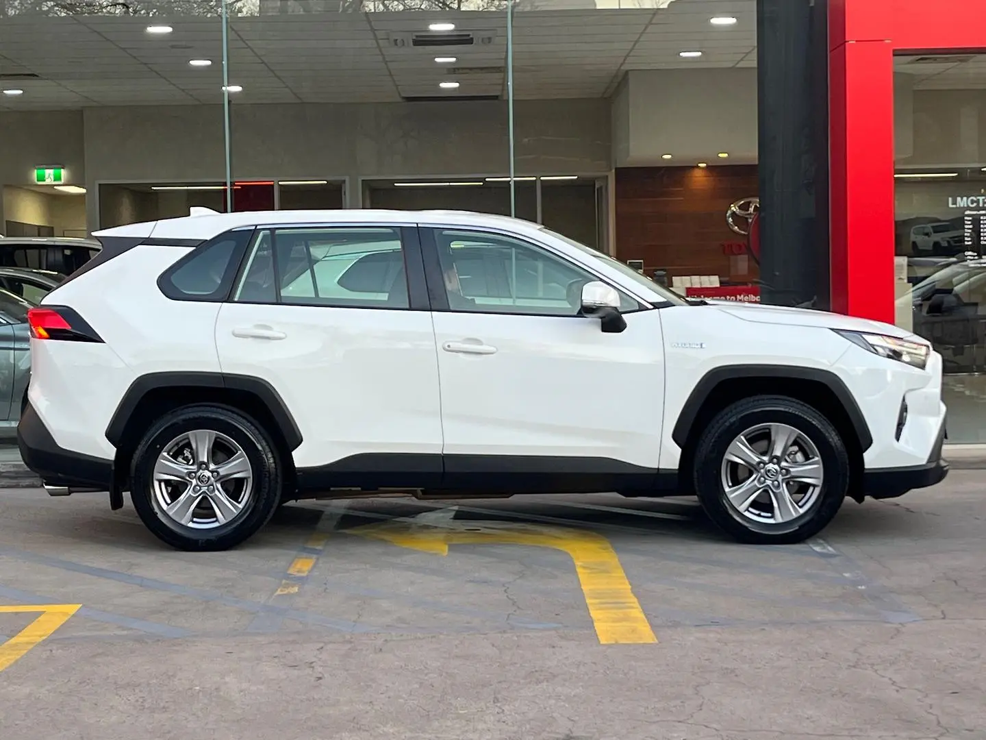 2023 Toyota RAV4 Gallery Image 7