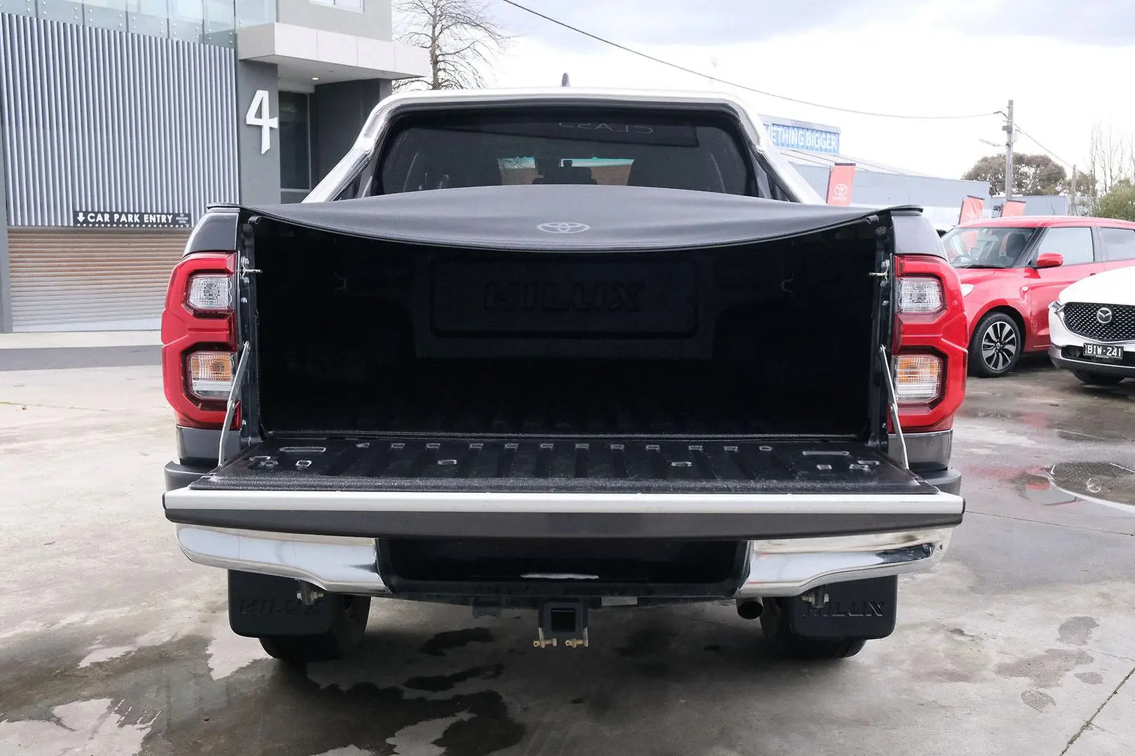 2021 Toyota Hilux Gallery Image 11