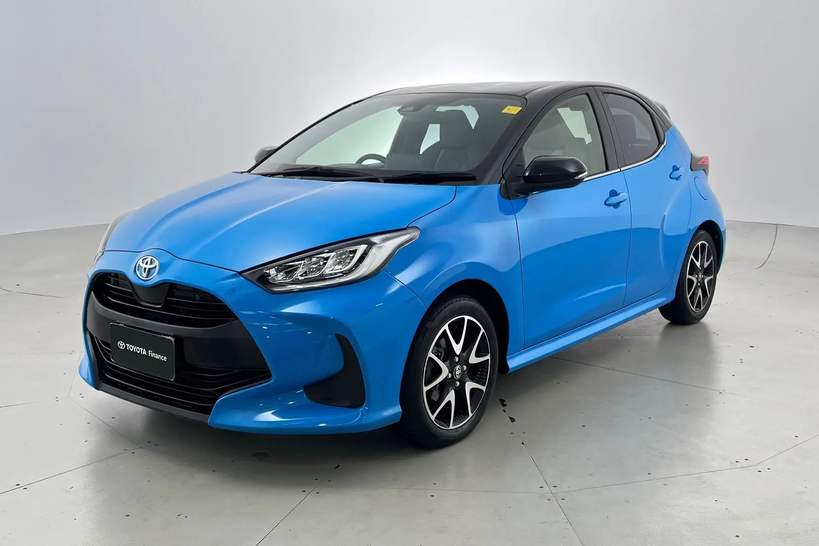 2021 Toyota Yaris Gallery Image 9