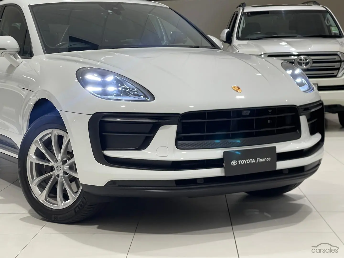 2022 Porsche Macan Image 3