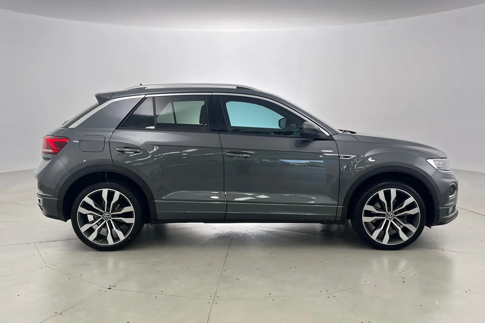 2021 Volkswagen T-Roc Gallery Image 5