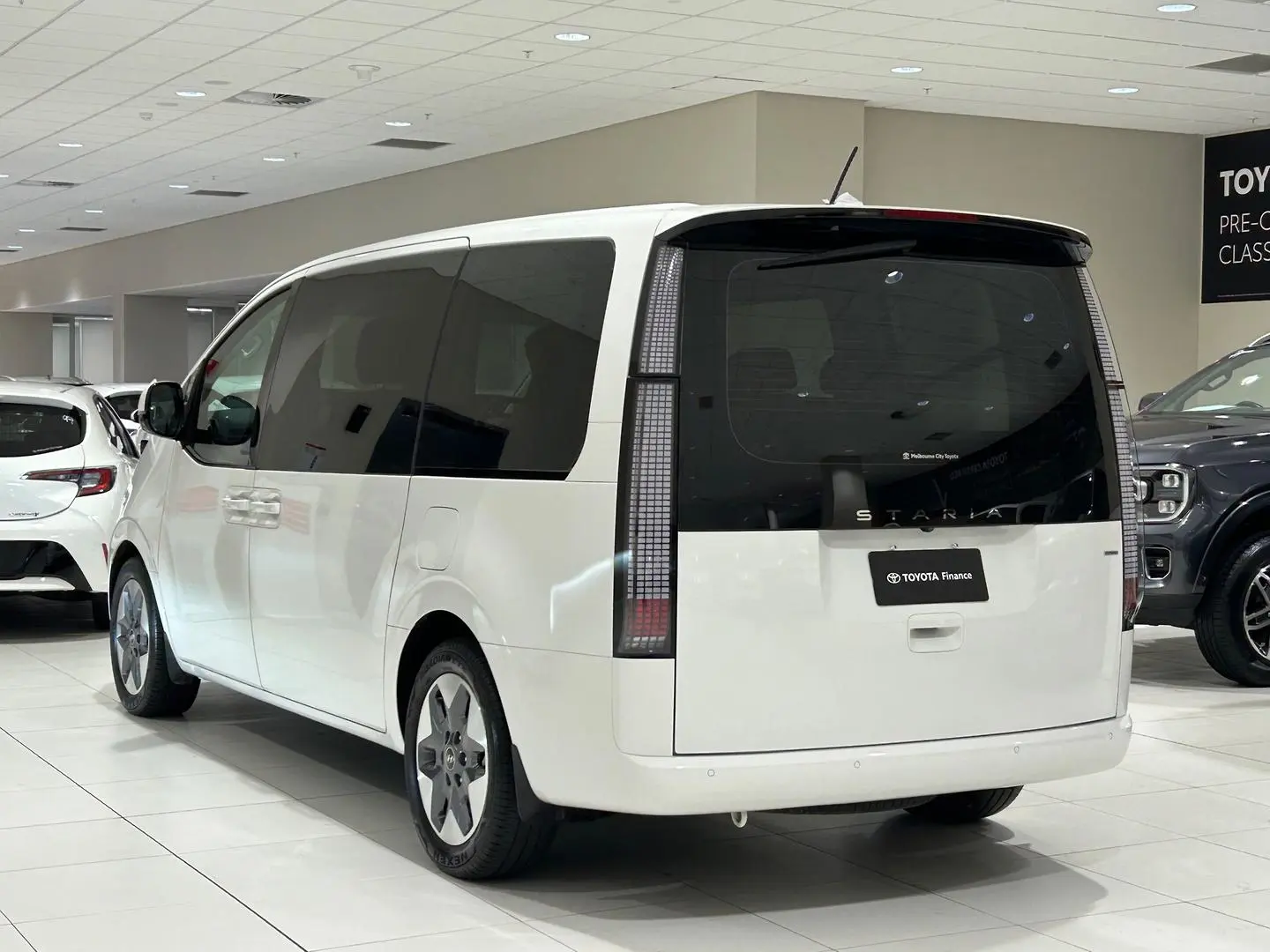 2022 Hyundai STARIA Gallery Image 8