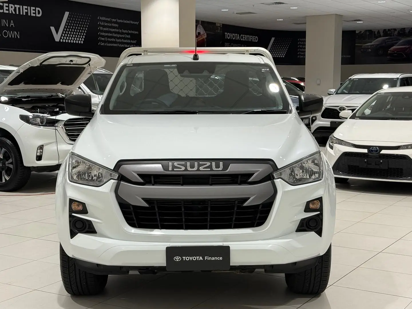2022 Isuzu D-MAX Gallery Image 4