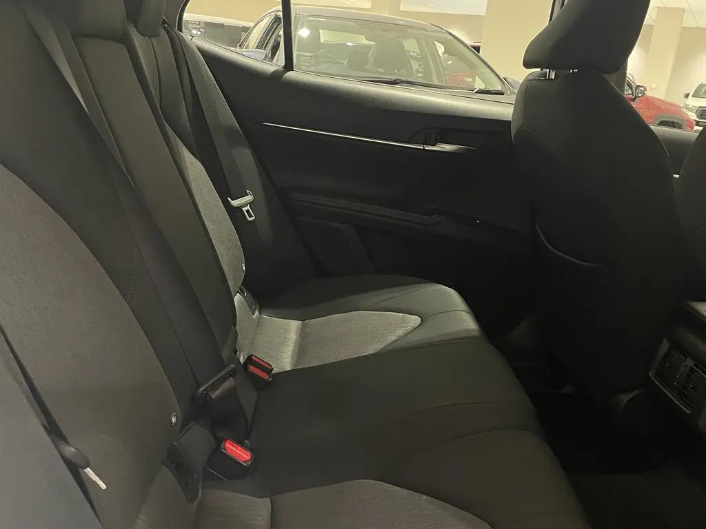 2018 Toyota Camry Gallery Image 12