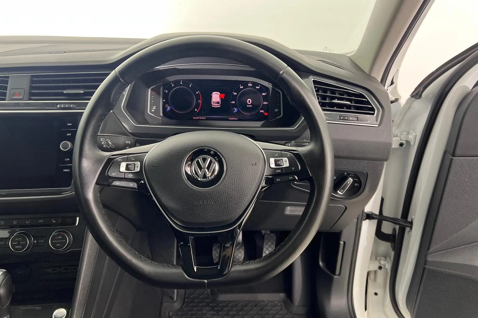 2019 Volkswagen Tiguan Gallery Image 15