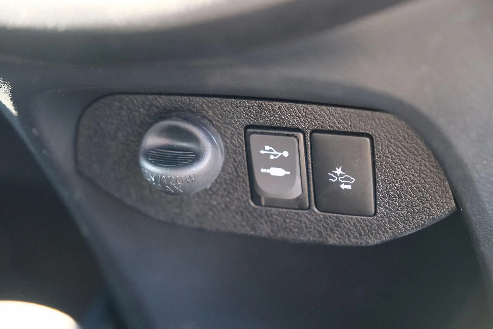 2017 Toyota Yaris Gallery Image 18