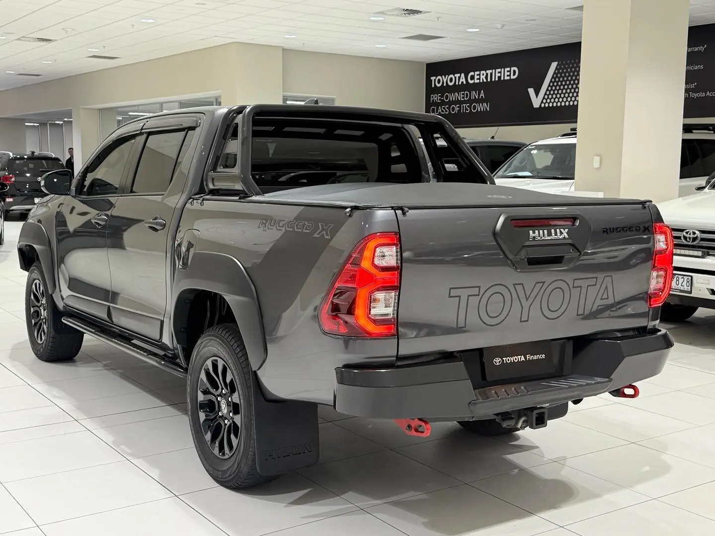 2022 Toyota Hilux Gallery Image 8