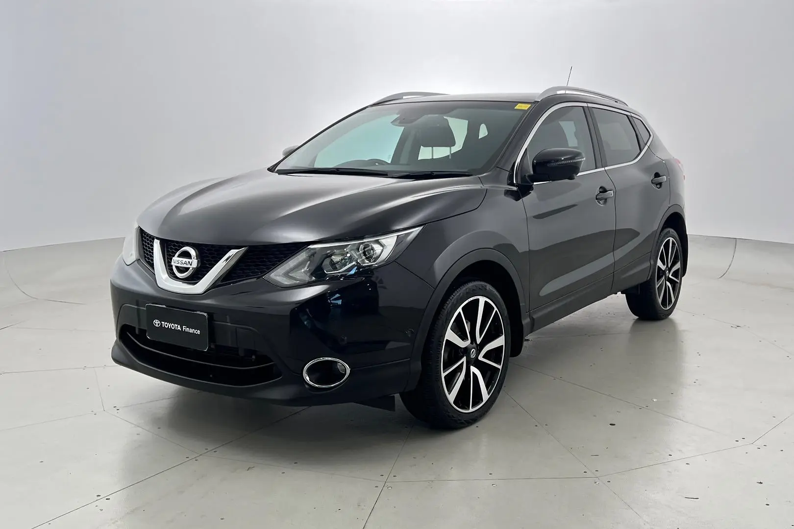 2015 Nissan QASHQAI Gallery Image 9