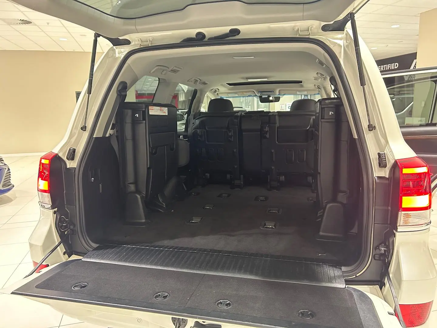 2021 Toyota Landcruiser Gallery Image 12