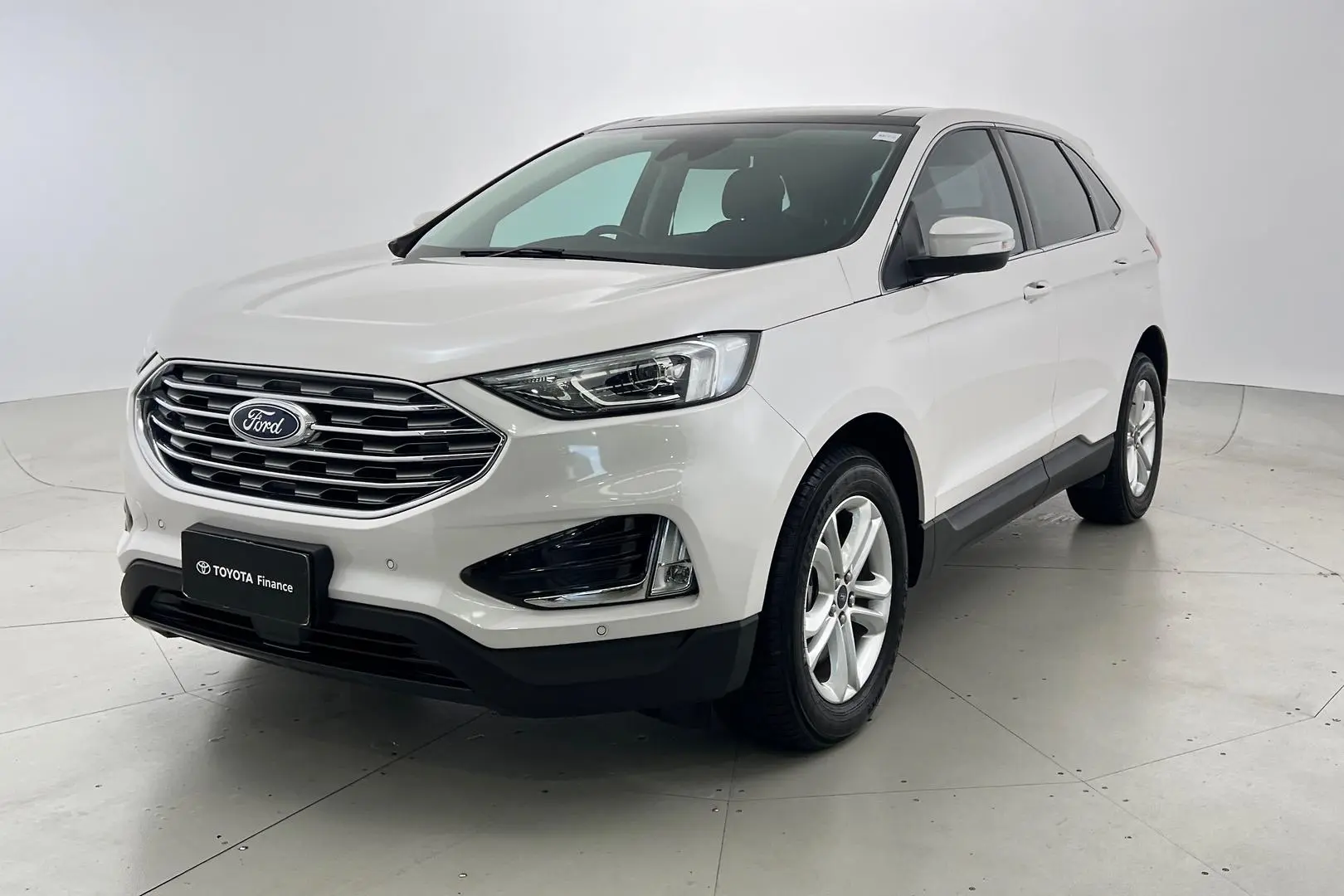 2019 Ford Endura Gallery Image 2