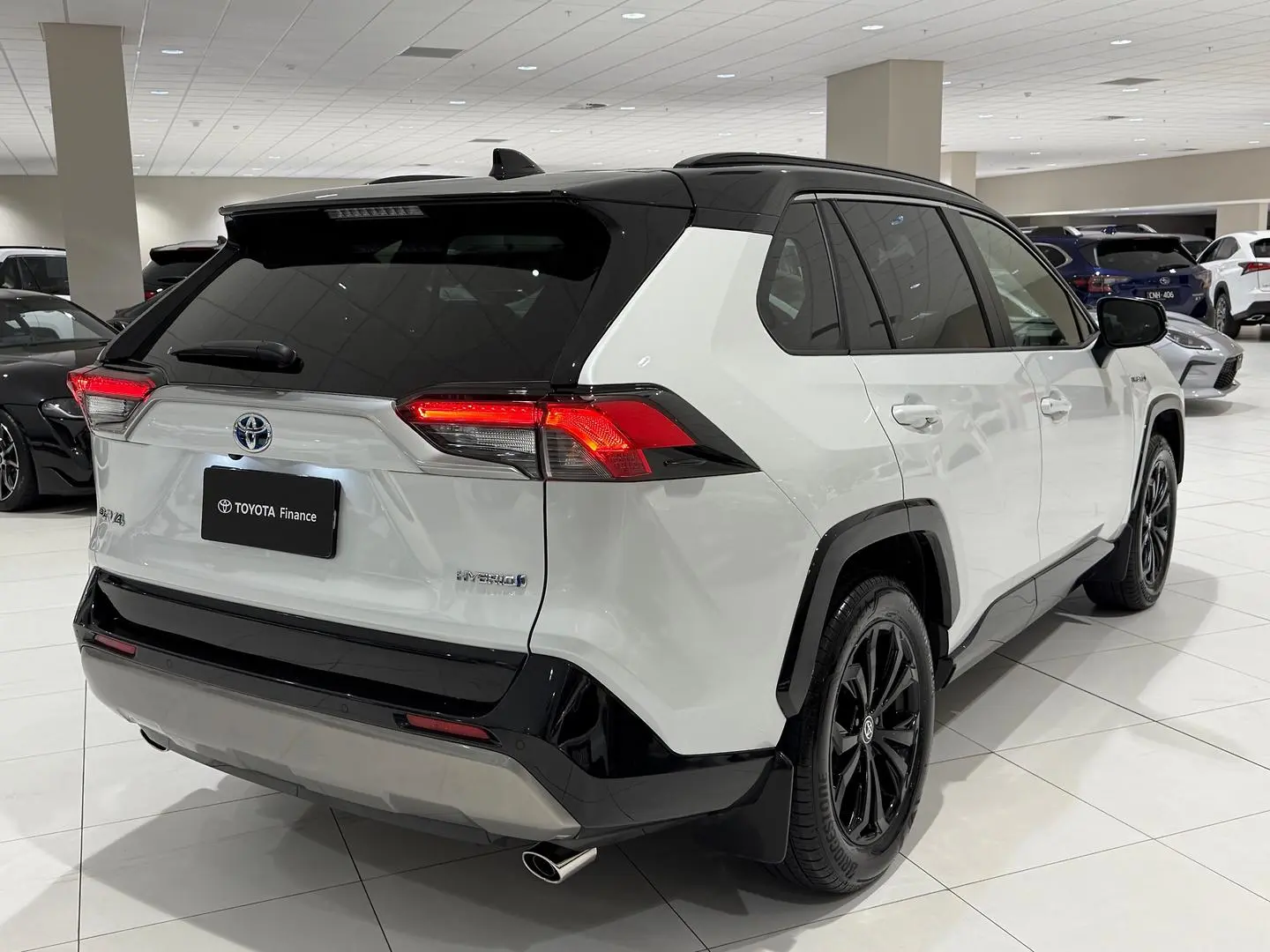 2024 Toyota RAV4 Gallery Image 10