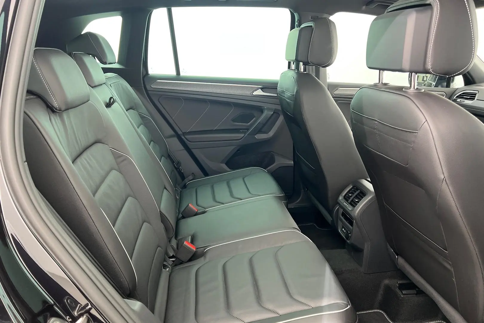2024 Volkswagen Tiguan Gallery Image 20