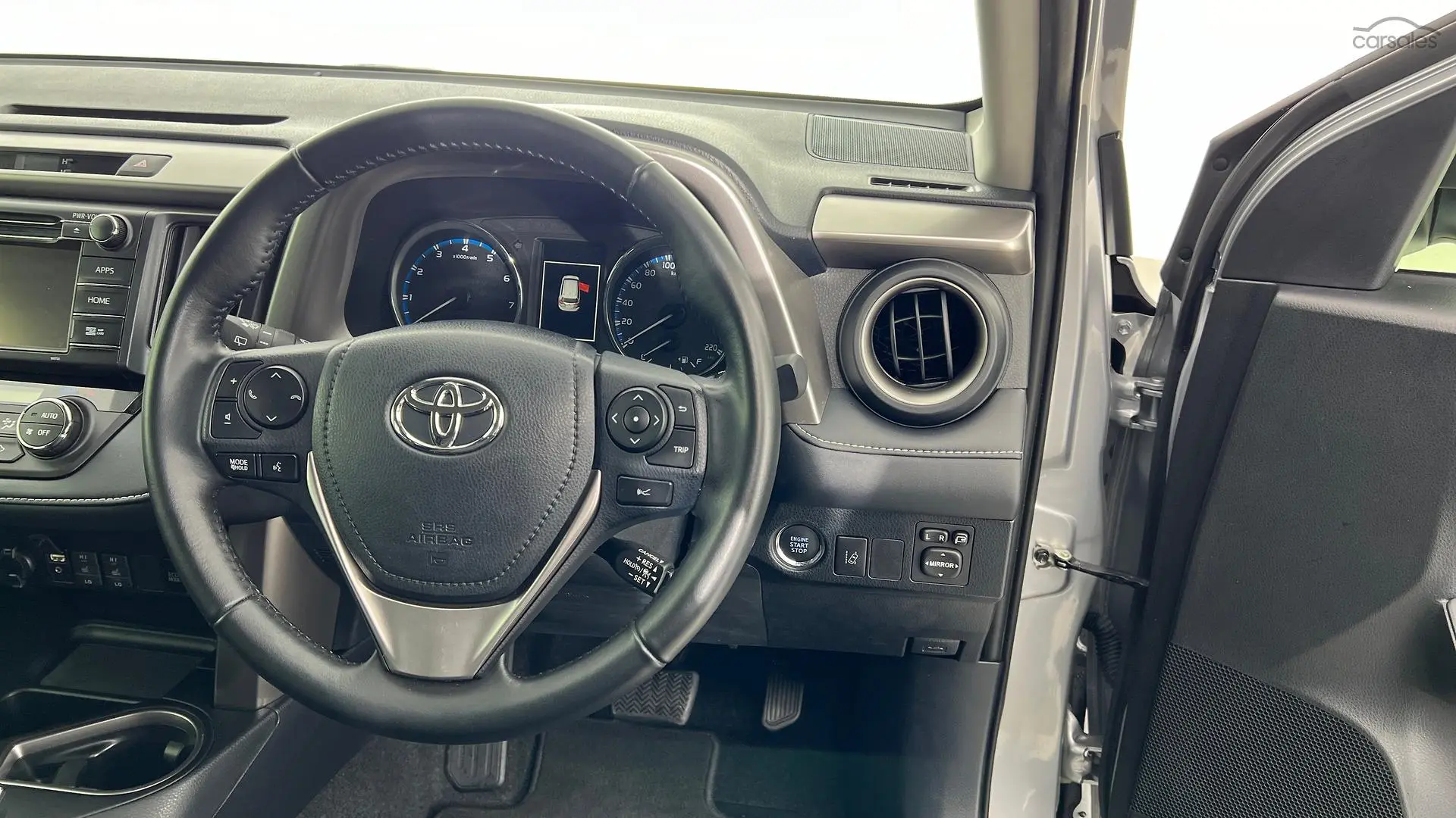 2018 Toyota RAV4 Image 13
