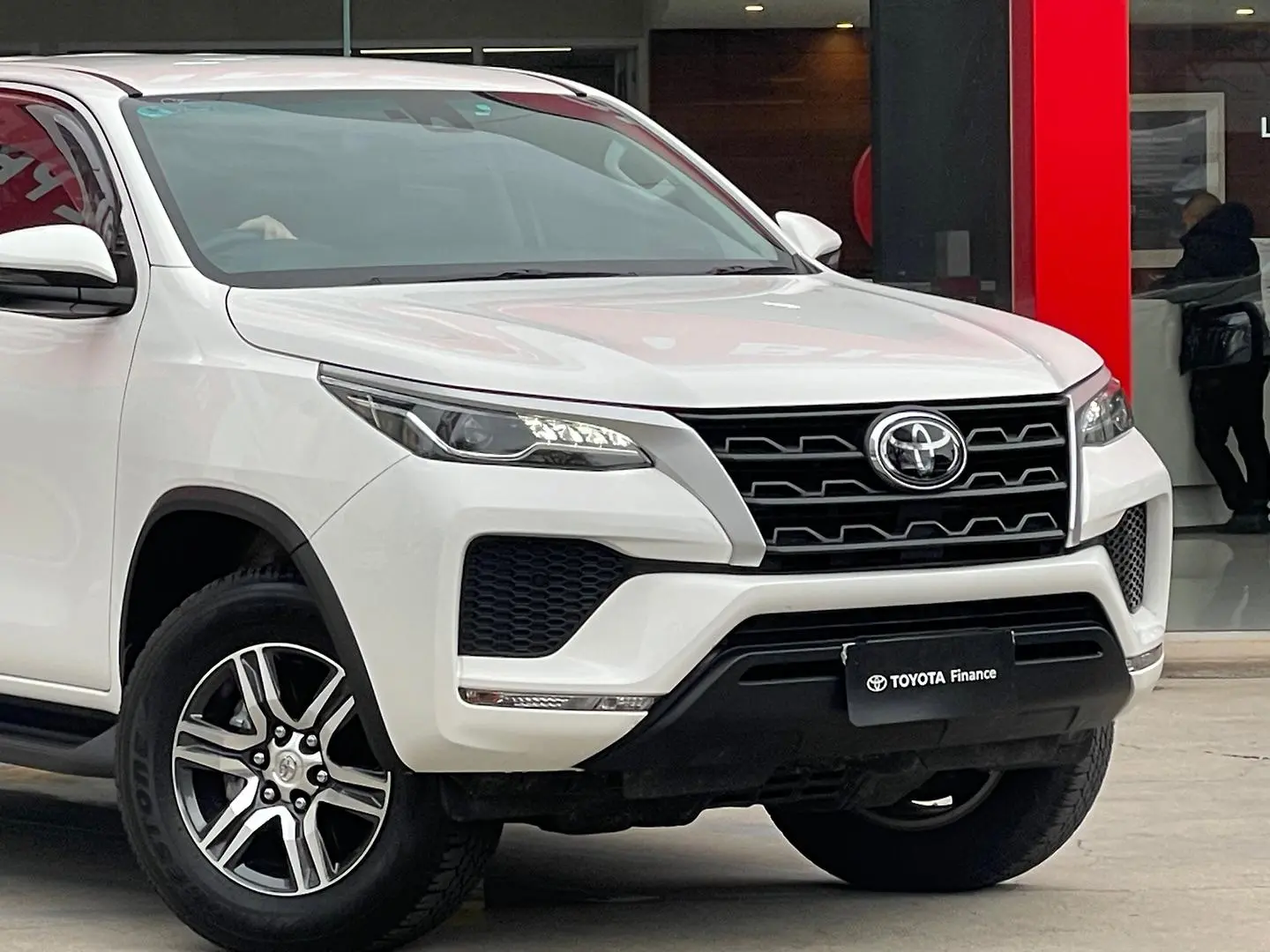 2021 Toyota Fortuner Gallery Image 3