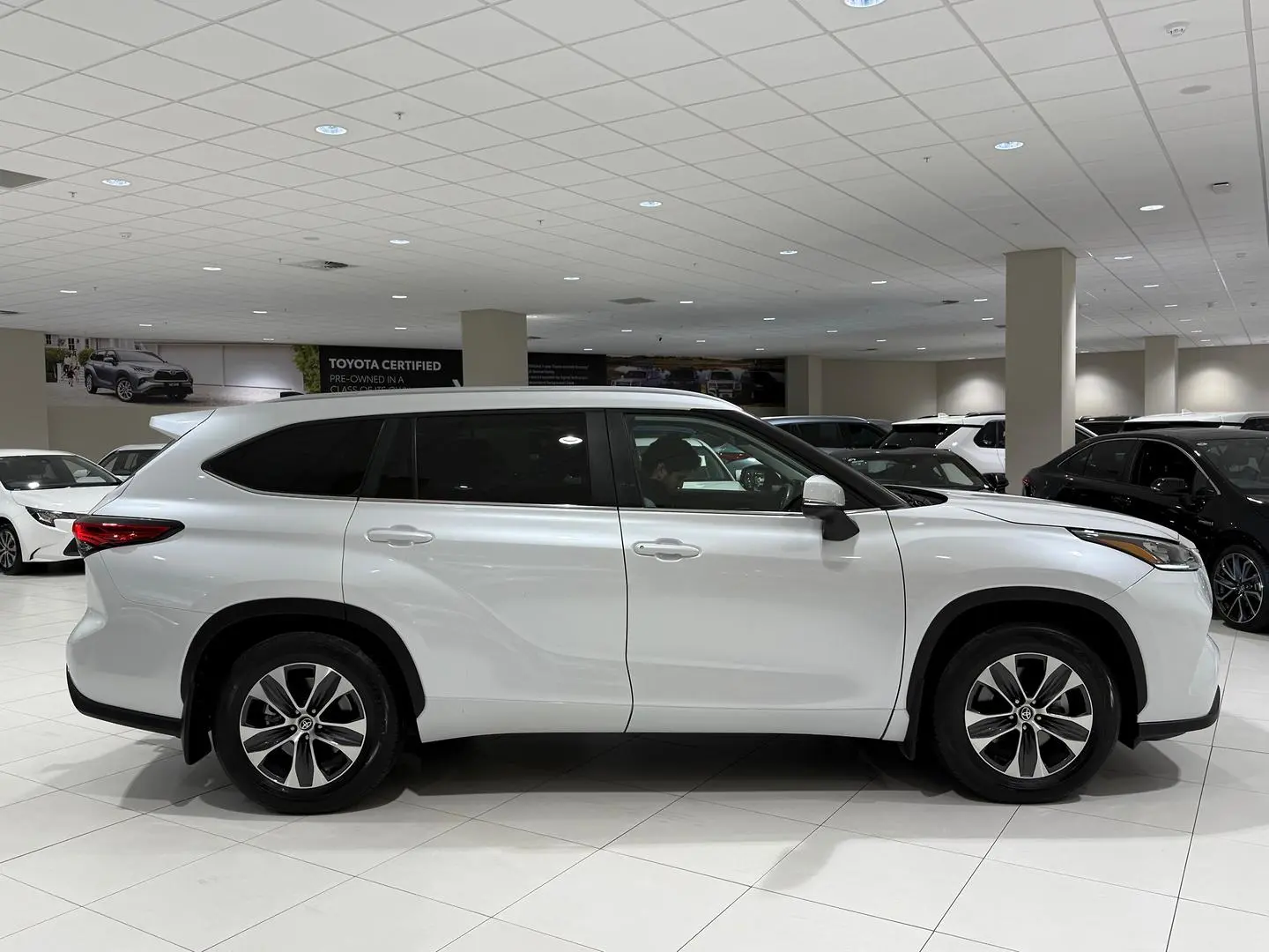 2023 Toyota Kluger Gallery Image 2