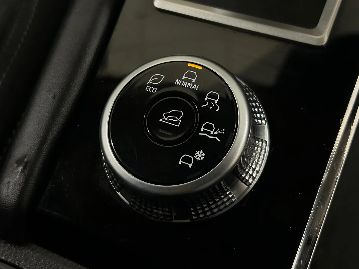 2022 Mitsubishi Outlander Gallery Image 19